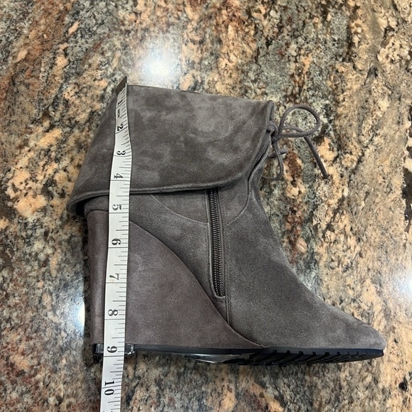 White House Black Market Gray Suede Britton Wedge Ankle Booties Size 9.5 - Picture 10 of 11